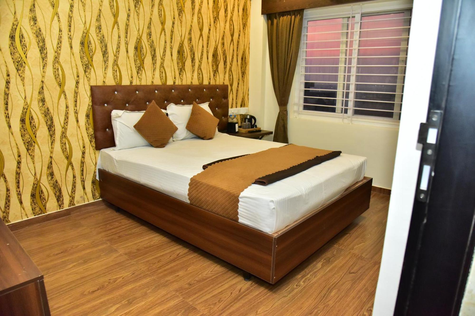 Meadows Inn Mysore Εξωτερικό φωτογραφία