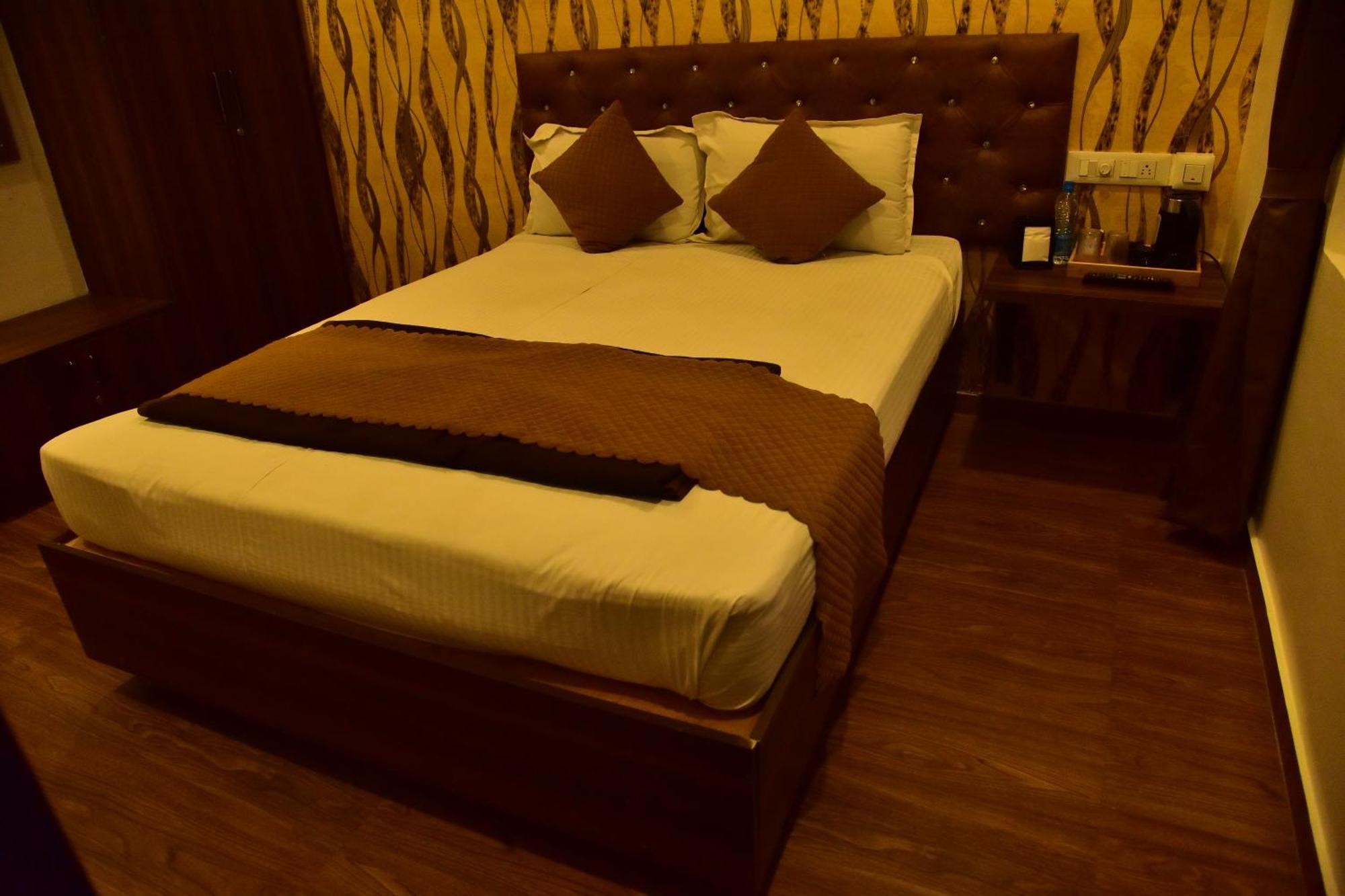 Meadows Inn Mysore Εξωτερικό φωτογραφία